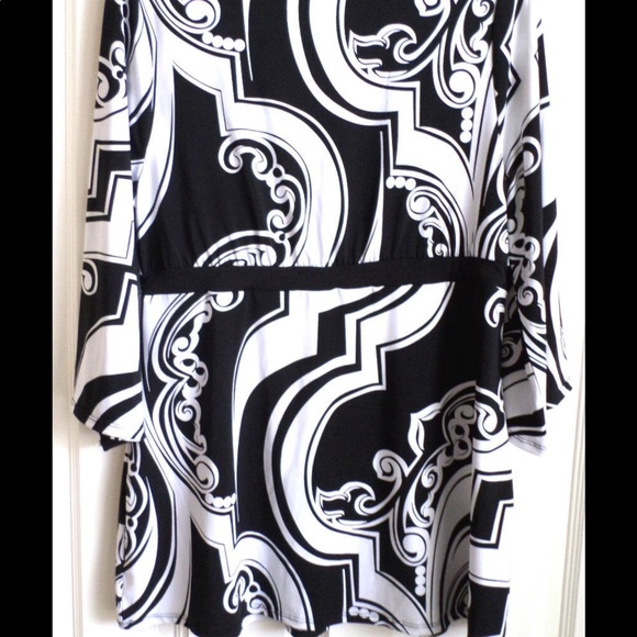 🎉$13 Tops 3/$20🎉WHBM Roman VNeck Tunic - Picture 3 of 3